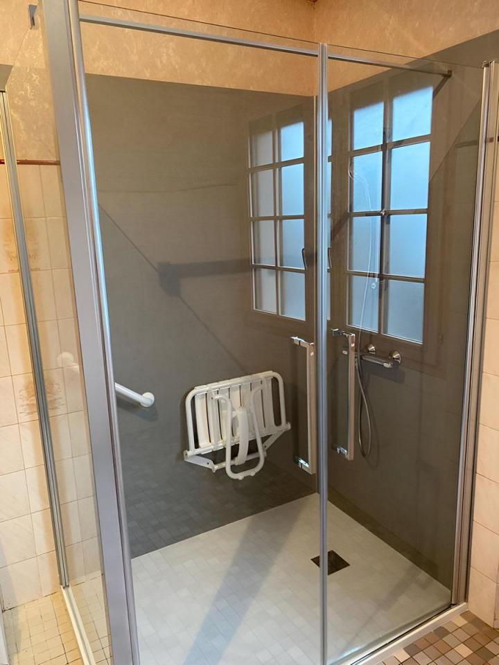 Nous proposons un service complet de rénovation de salle de bain.